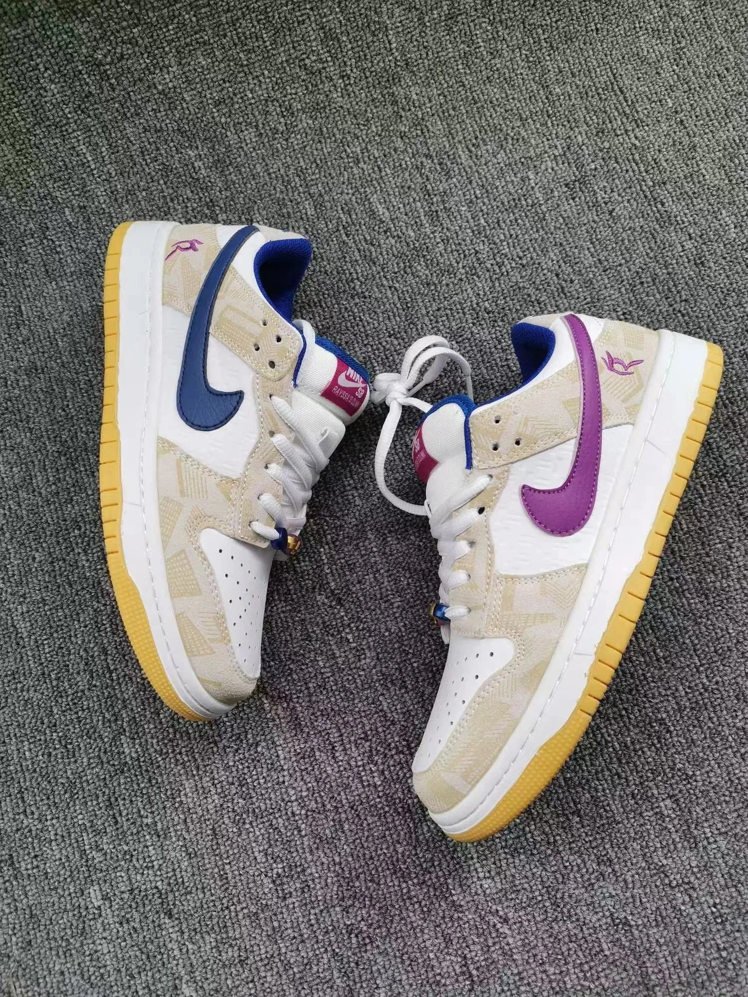 Nike Sneakers SB Dunk Low — White and purple mandarin duck