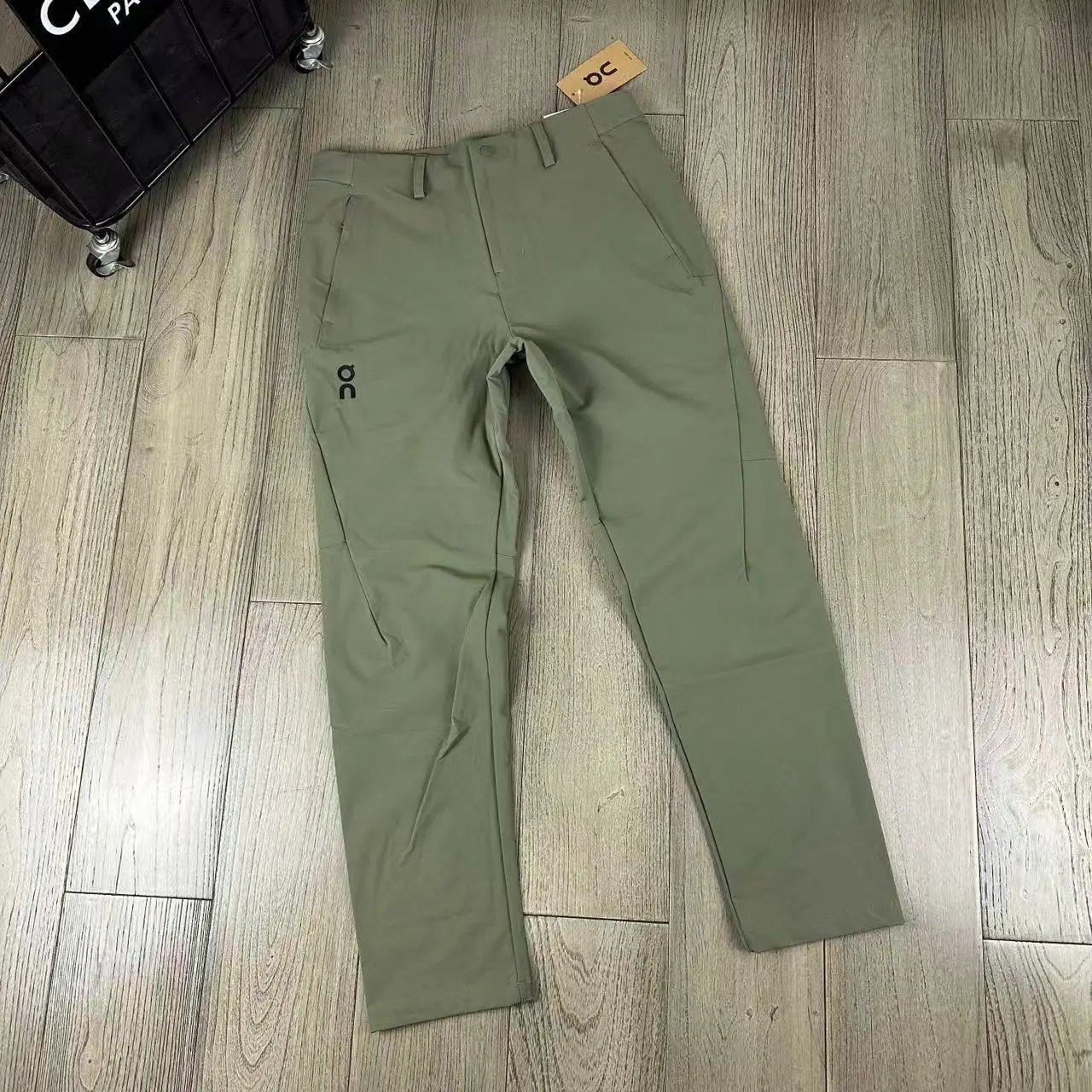 On Trousers Straight-Leg Logo image 4
