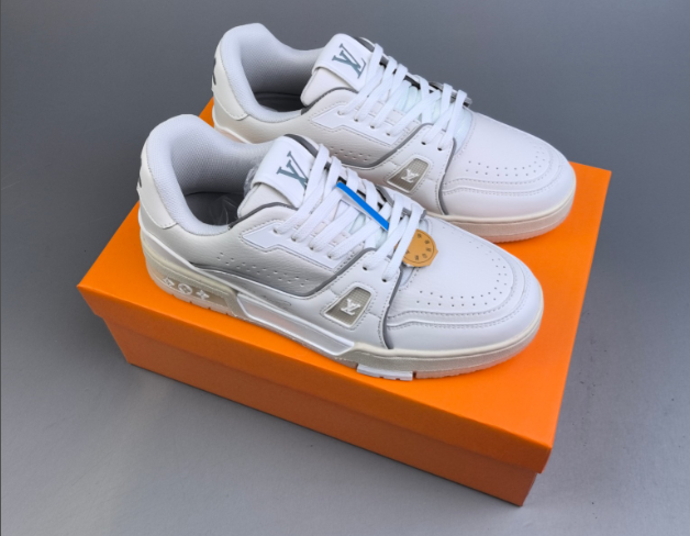 Louis Vuitton Sneakers LV Trainer — 22