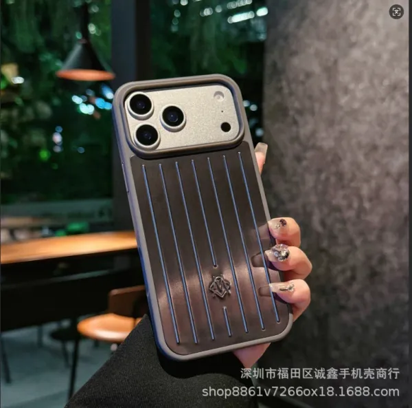 Maison Margiela Replica-Style Ribbed Phone Case Silver/Black - 1