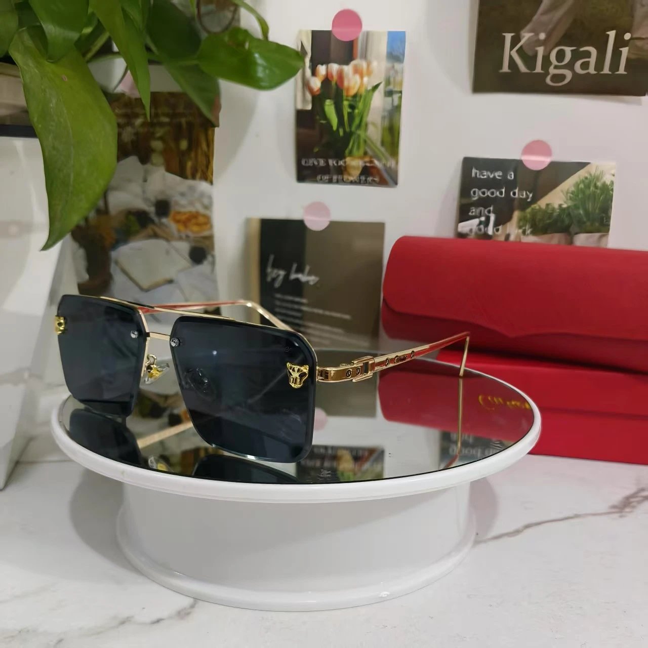 CAR Square-Framed Sunglasses