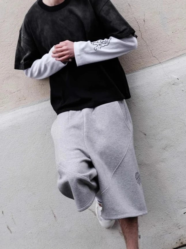 Maison Margiela Tabi-Style Oversized T-Shirt and Cropped Shorts Set Black - 10