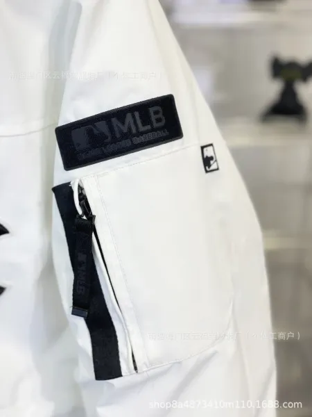 MLB x New York Yankees White Fur-Hooded Down Jacket - 37