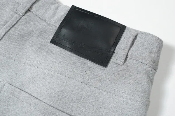 Design Wide-Leg Straight-Cut Gray Denim Jeans - 9