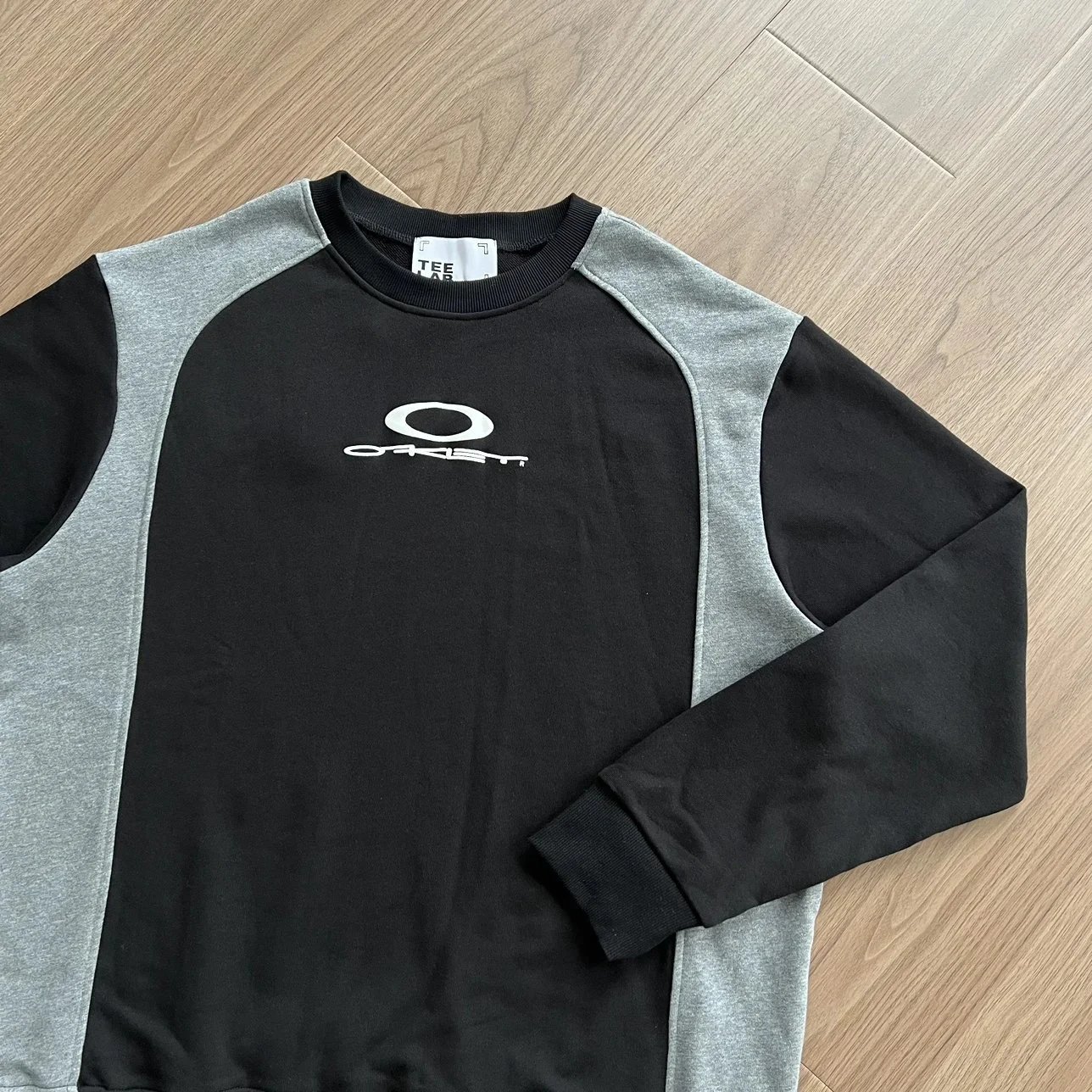 Oakley Foam Print Crew Neck Sweatshirt photo 5