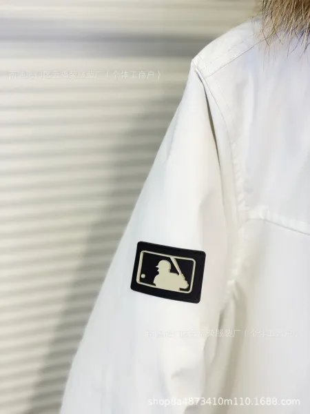 MLB x New York Yankees White Fur-Hooded Down Jacket - 38