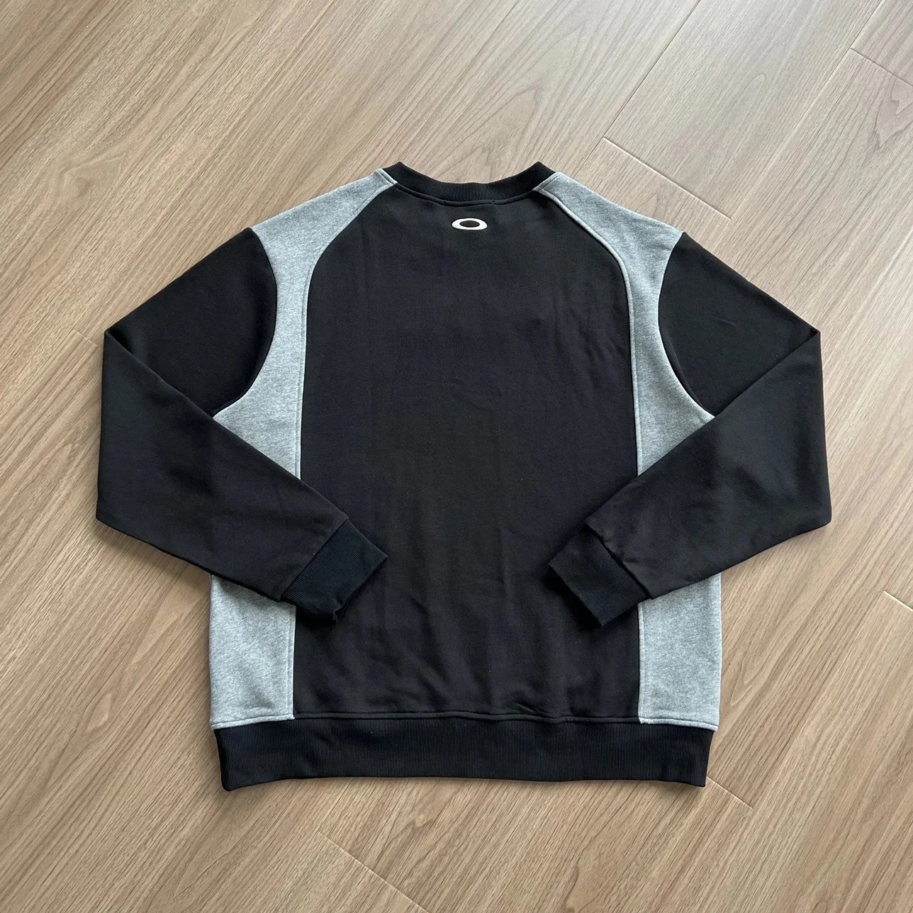 Oakley Foam Print Crew Neck Sweatshirt photo 4