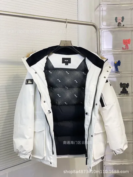 MLB x New York Yankees White Fur-Hooded Down Jacket - 40