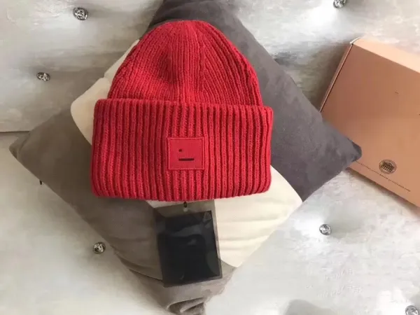 Comme des Garçons Play Red Smiley Face Beanie - 1
