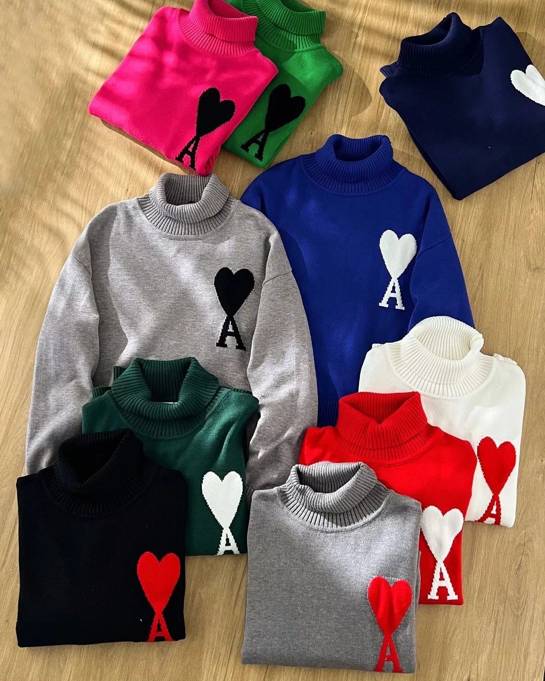 Ami Paris Heart Turt