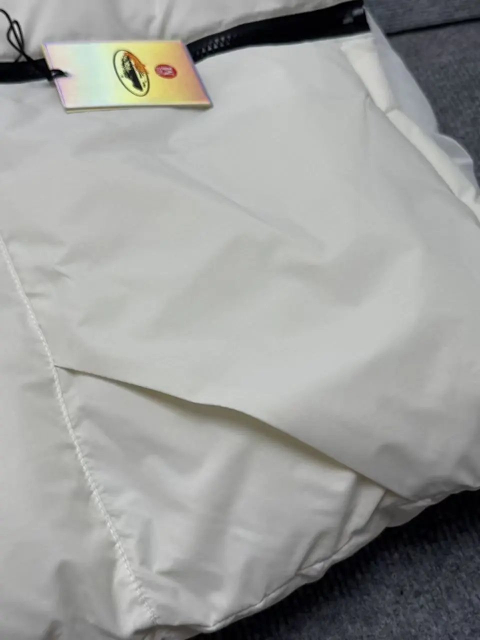 AMI Paris Oversized Puffer Jacket Off-White with Black Hood and Sleeve Panel Down Jacket - 15