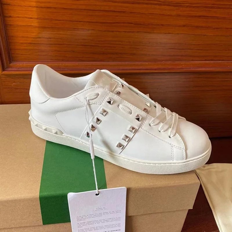 Silver rivet 11