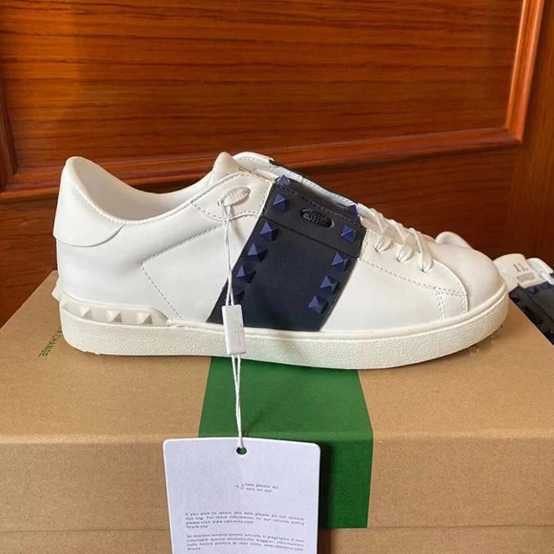 Blue rivet 15
