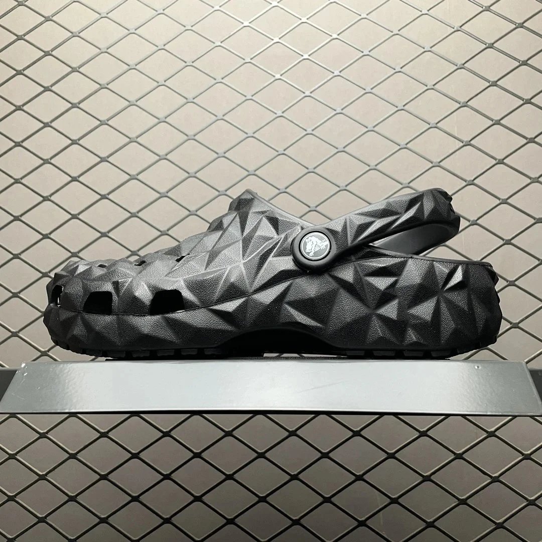 15-Crocodile Pool Pineapple All Black