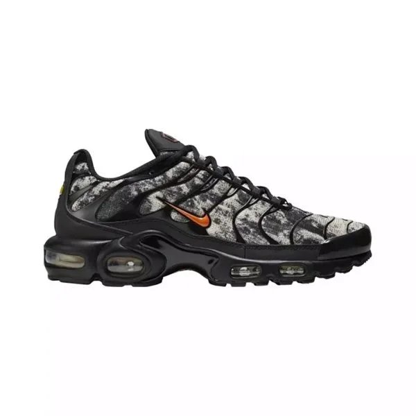 Nike TN All Black Shoes — BlackOrangeCamo colorway — USFans Spreadsheet photo