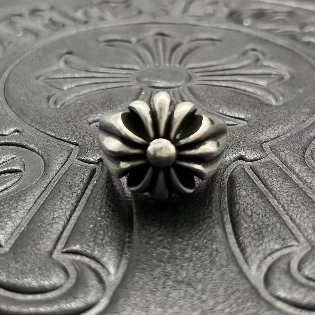 Hot-selling Accessory - Large Cross-shaped Ring