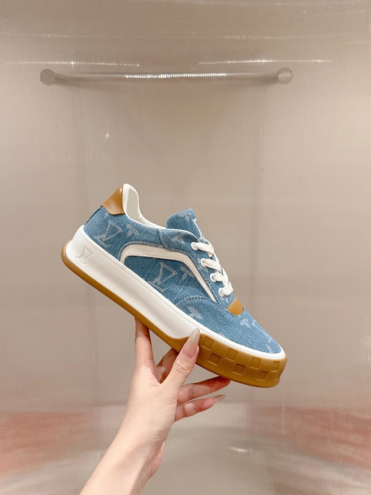 Louis Vuitton Sneakers Low-top lace-up suede with LV monogram details and gum sole — Blue jeans