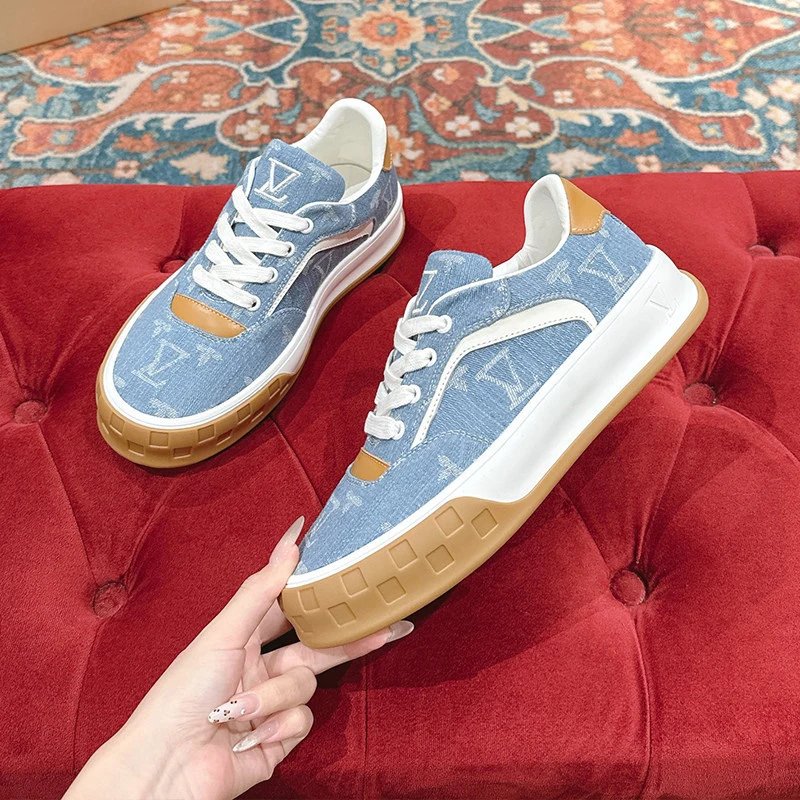 Louis Vuitton Sneakers Low-top lace-up suede with LV monogram details and gum sole image 2