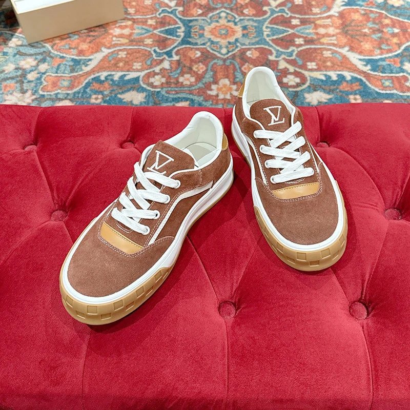Louis Vuitton Sneakers Low-top lace-up suede with LV monogram details and gum sole image 4