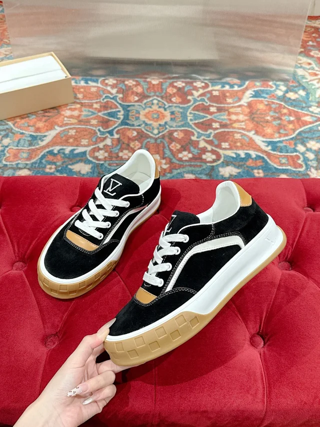 Louis Vuitton Sneakers Low-top lace-up suede with LV monogram details and gum sole product detail image 2