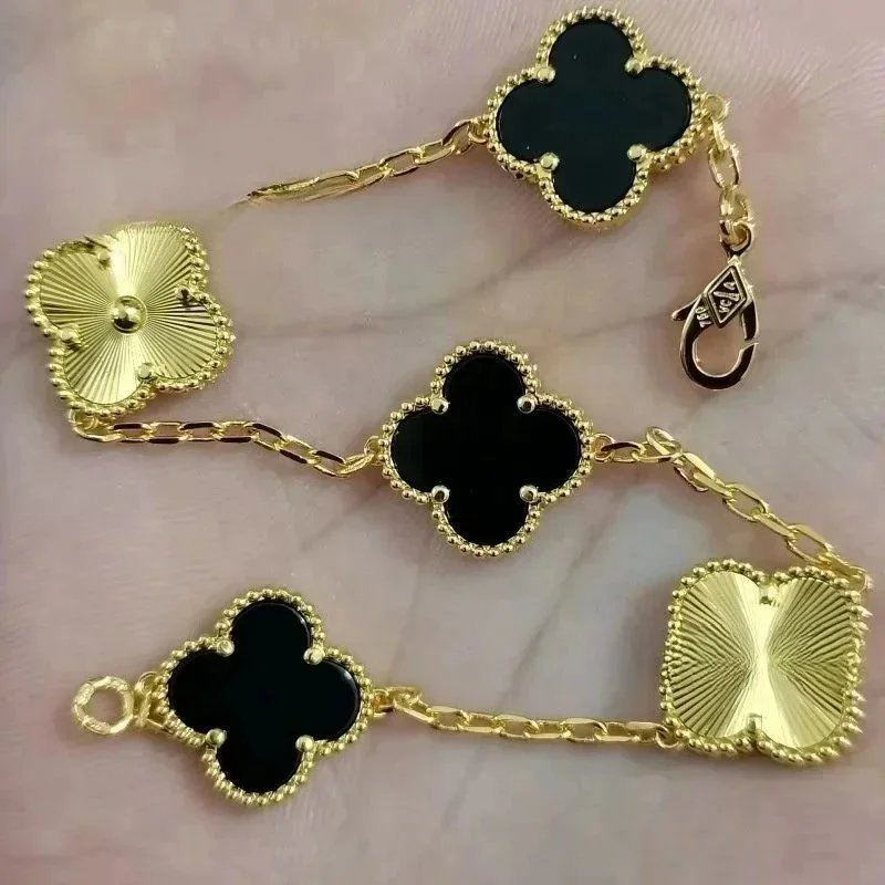 Van Cleef & Arpels B