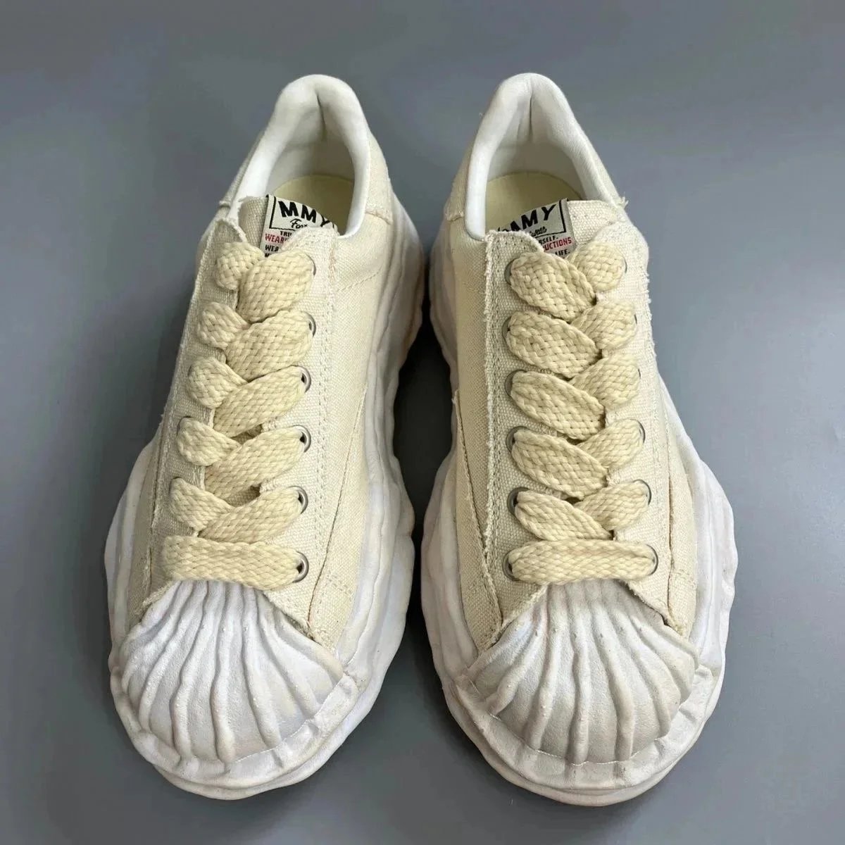 MMJ Beige Sneakers