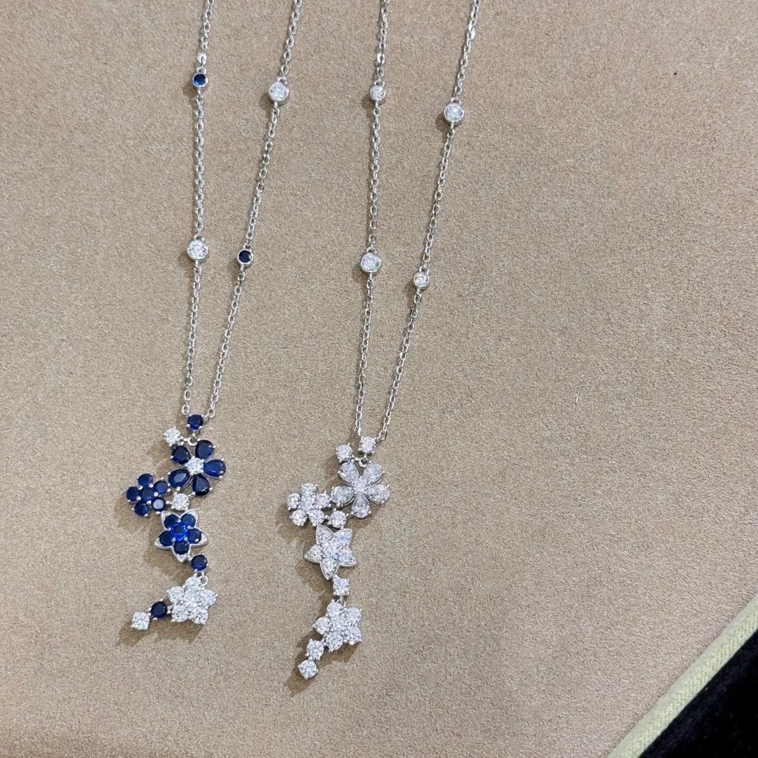 Eternelle Blue Flowe
