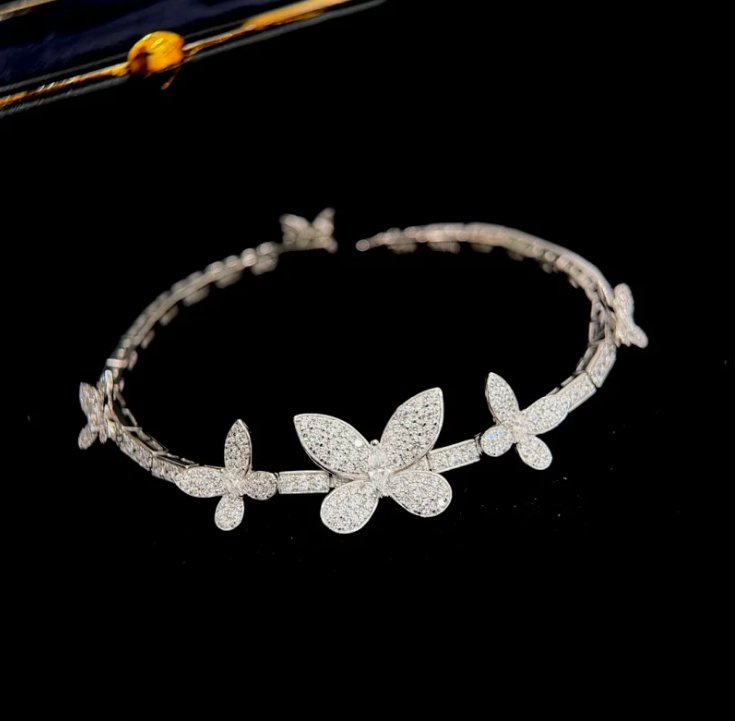 Van Cleef & Arpels W