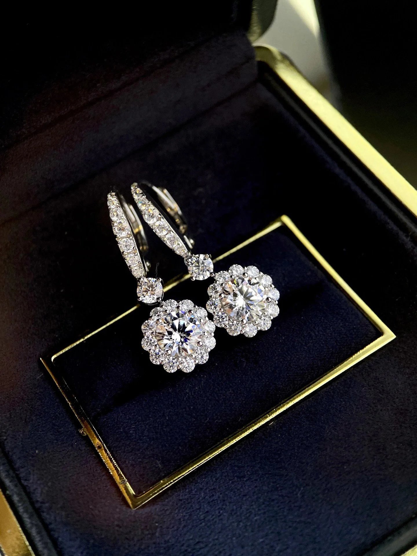 Eternelle Silver Ear