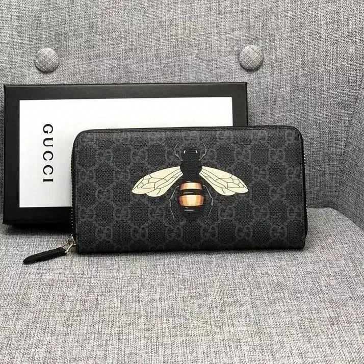 Gucci Bee Black Wall