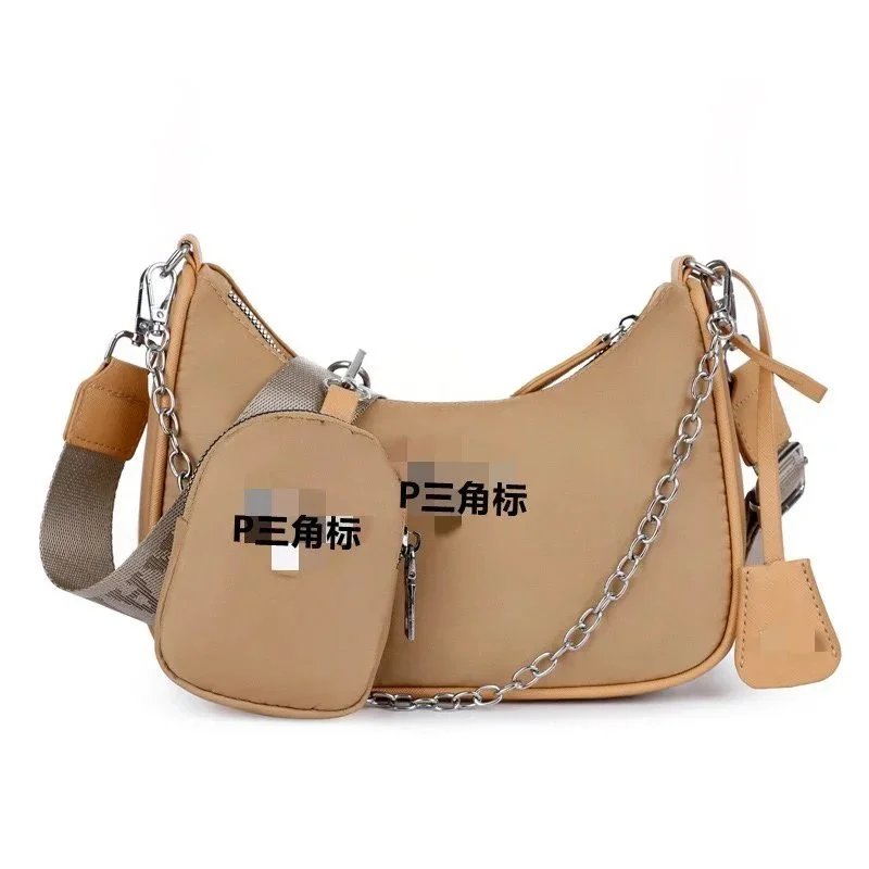 P三角标 Beige Bag
