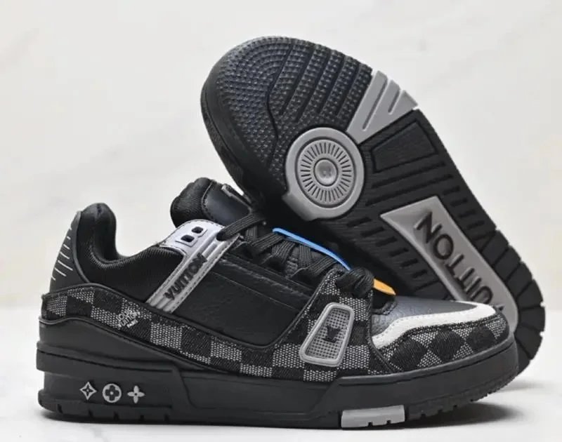 Louis Vuitton Black 