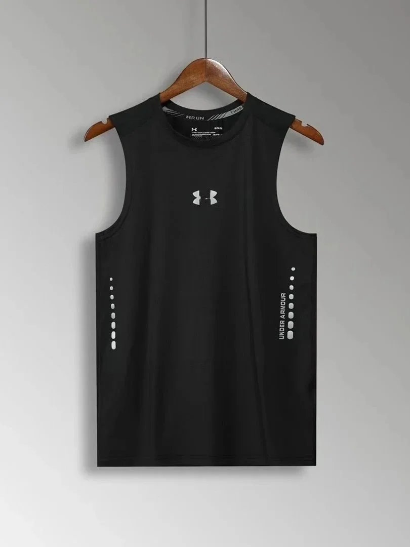 Under Armour Black T