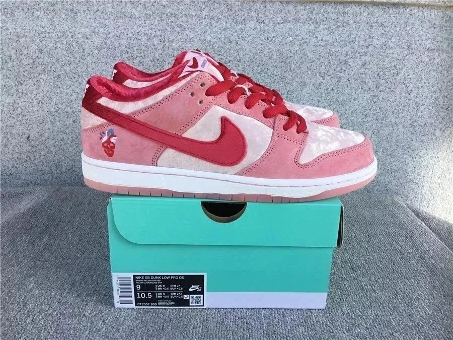 Nike SB Dunk Low Pro