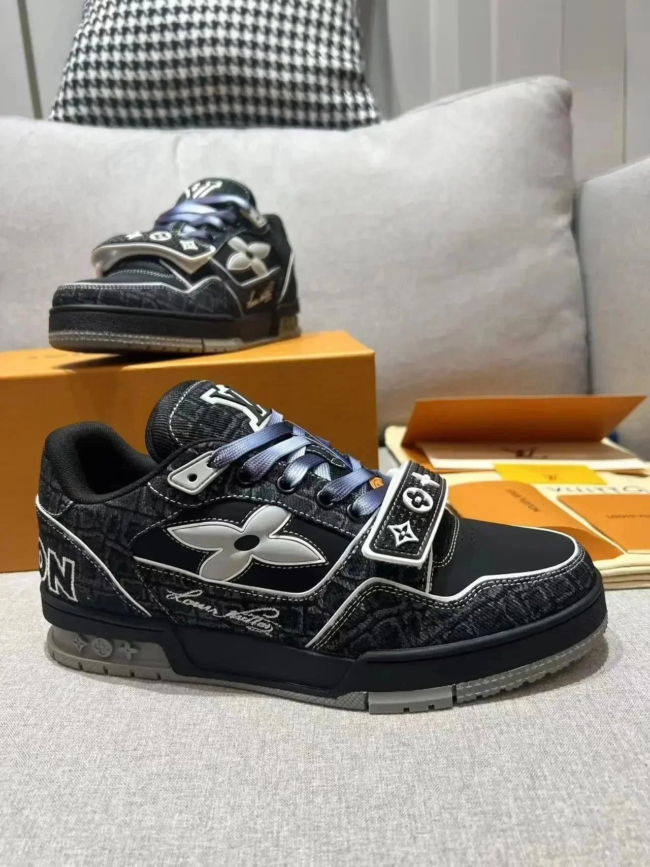 Louis Vuitton LV Tra