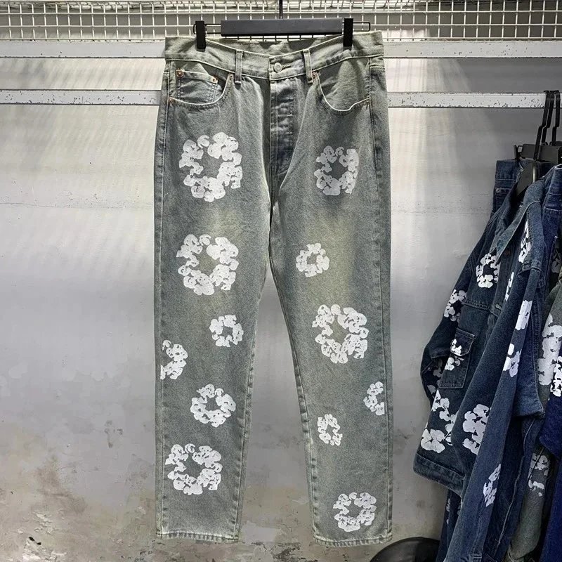 Levi's White Flower 