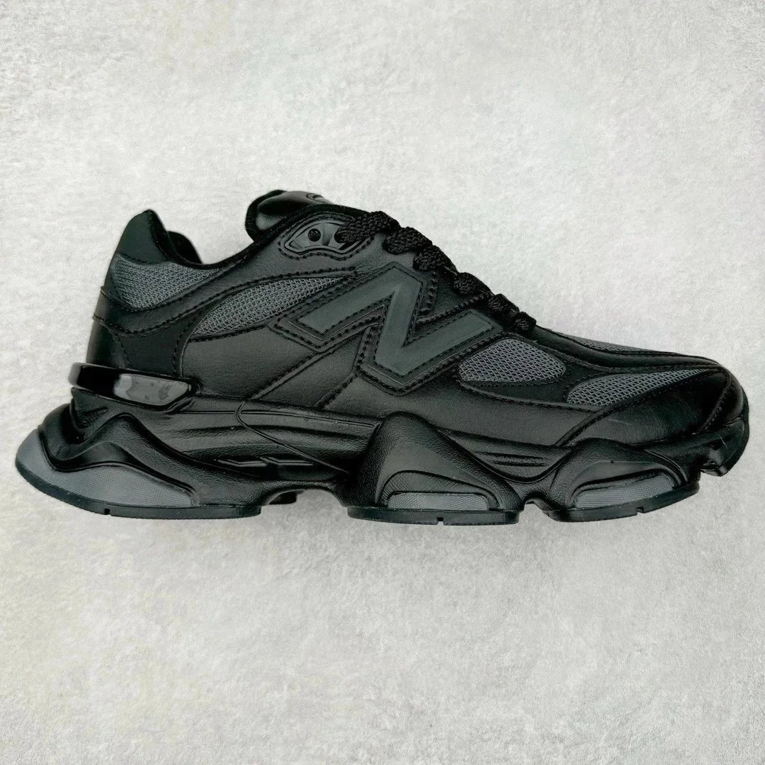 New Balance Black Sn