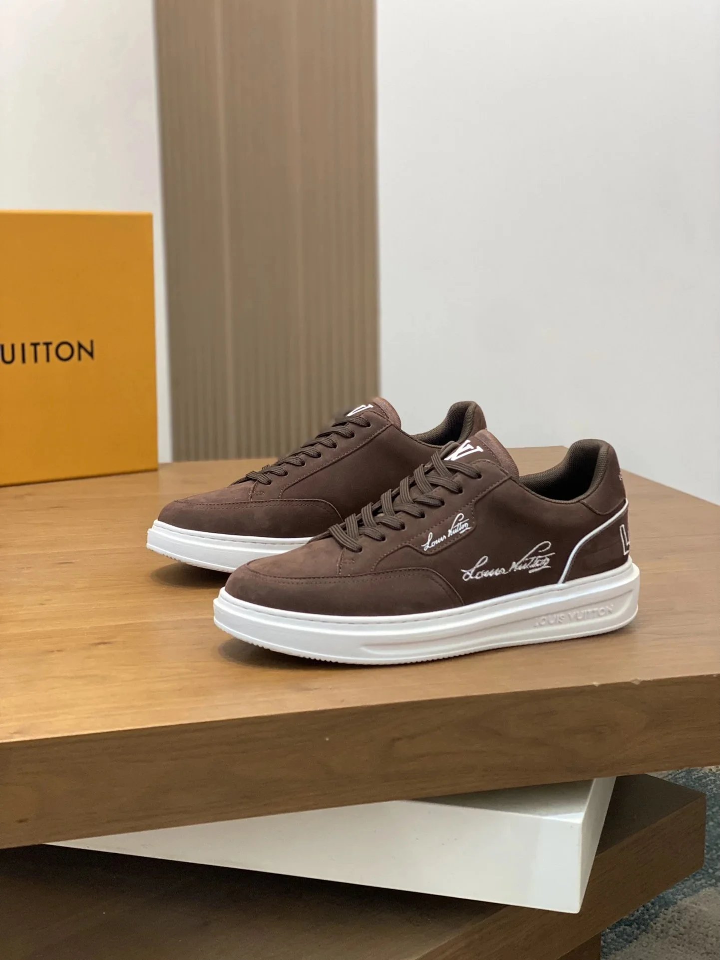 Louis Vuitton Brown 