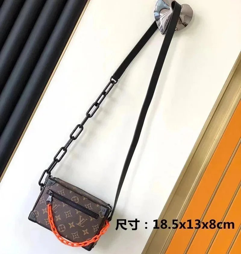 Louis Vuitton Brown 