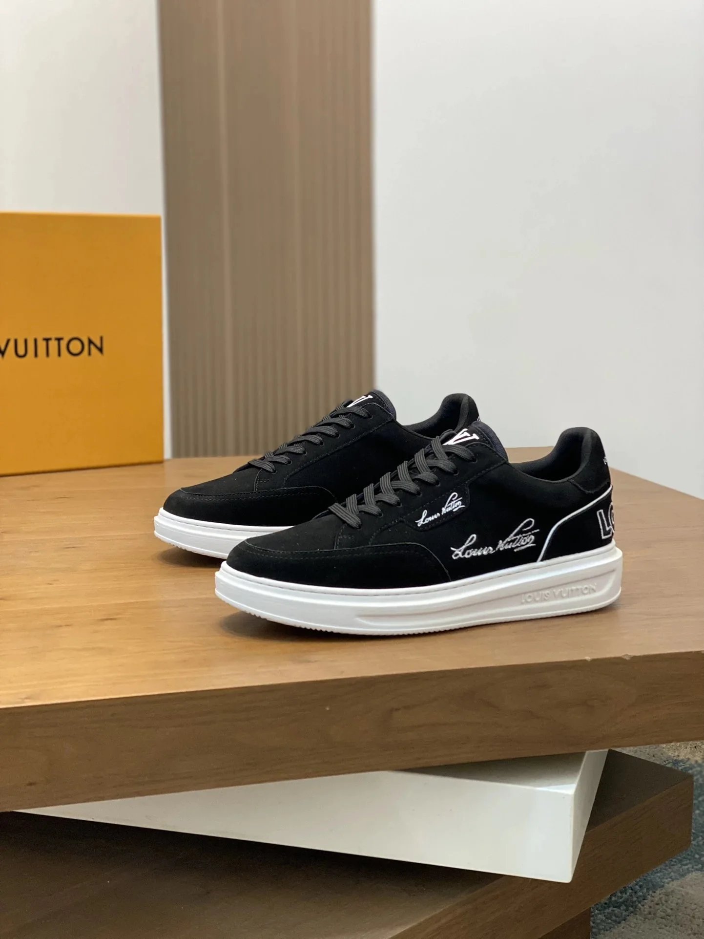 Louis Vuitton Black 
