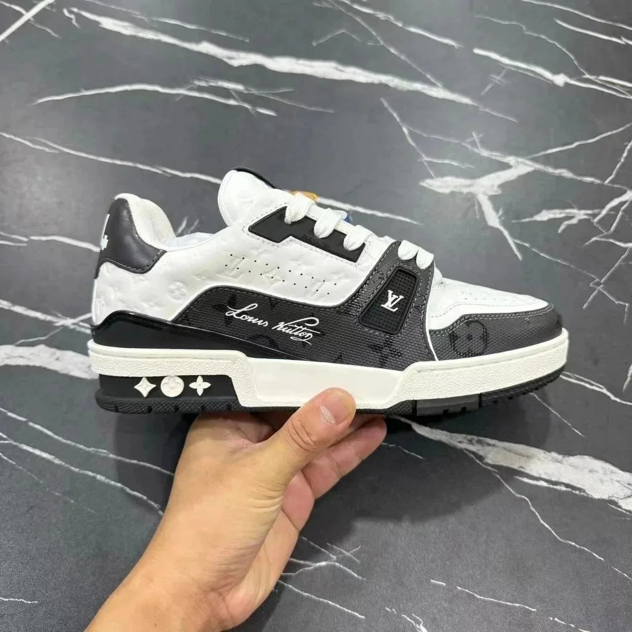 Louis Vuitton White/