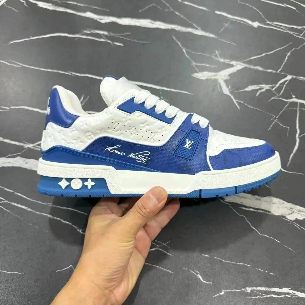 Louis Vuitton Blue/W