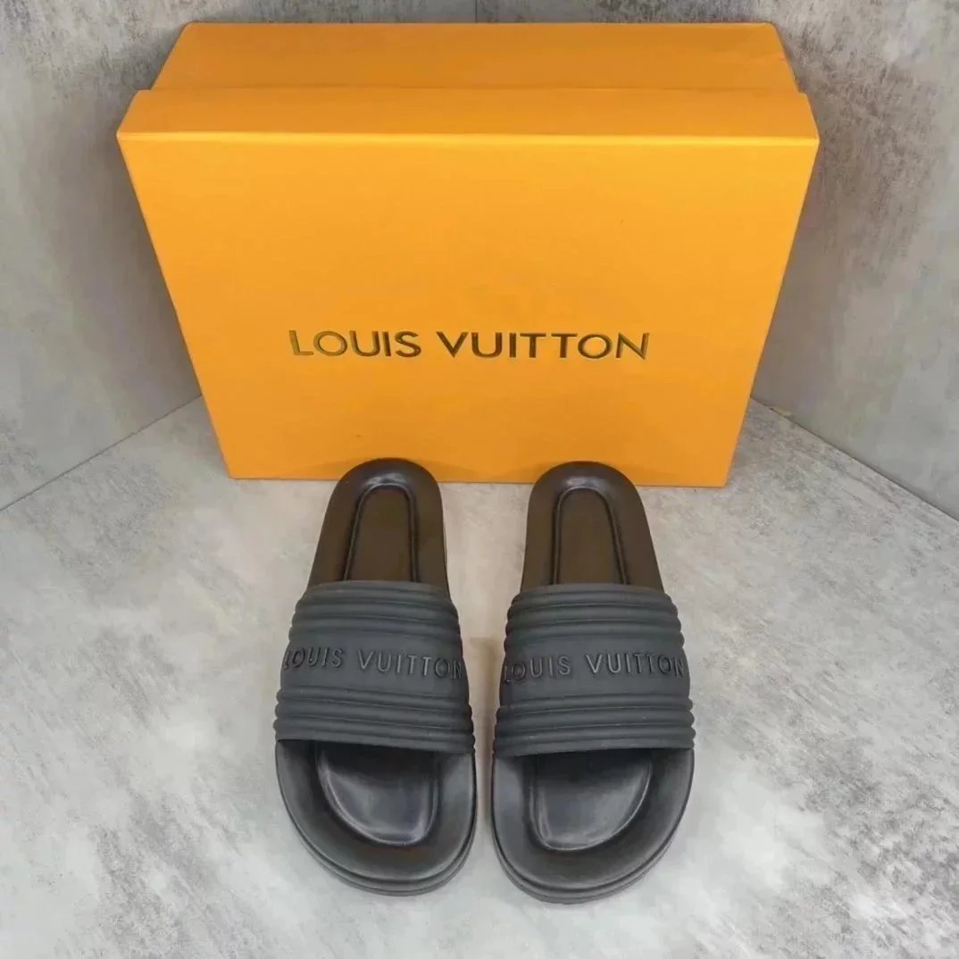 Louis Vuitton Black 