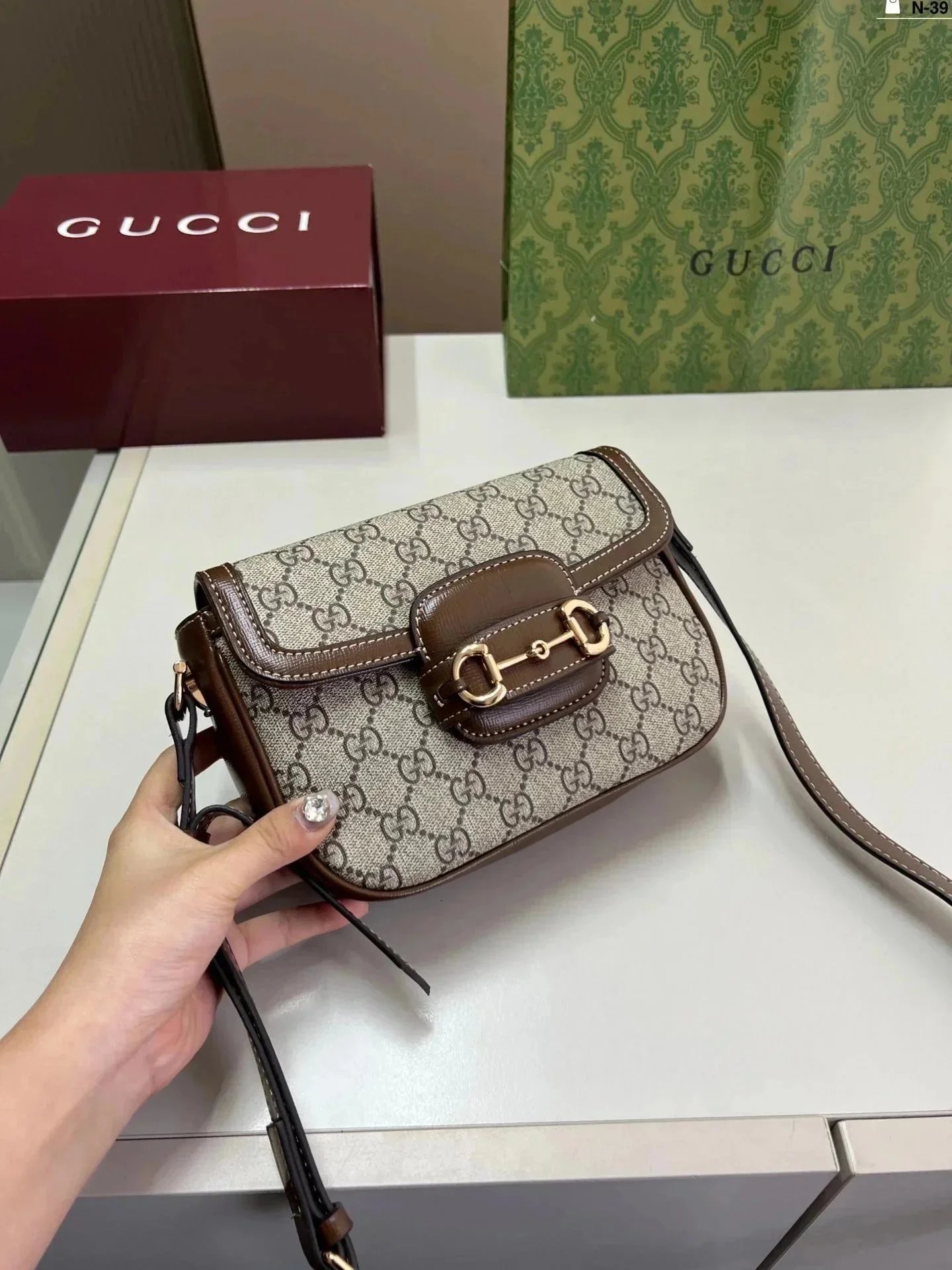 Gucci Horsebit Beige
