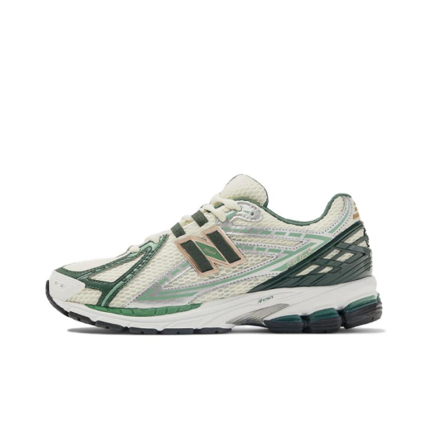 New Balance 2002R Wh