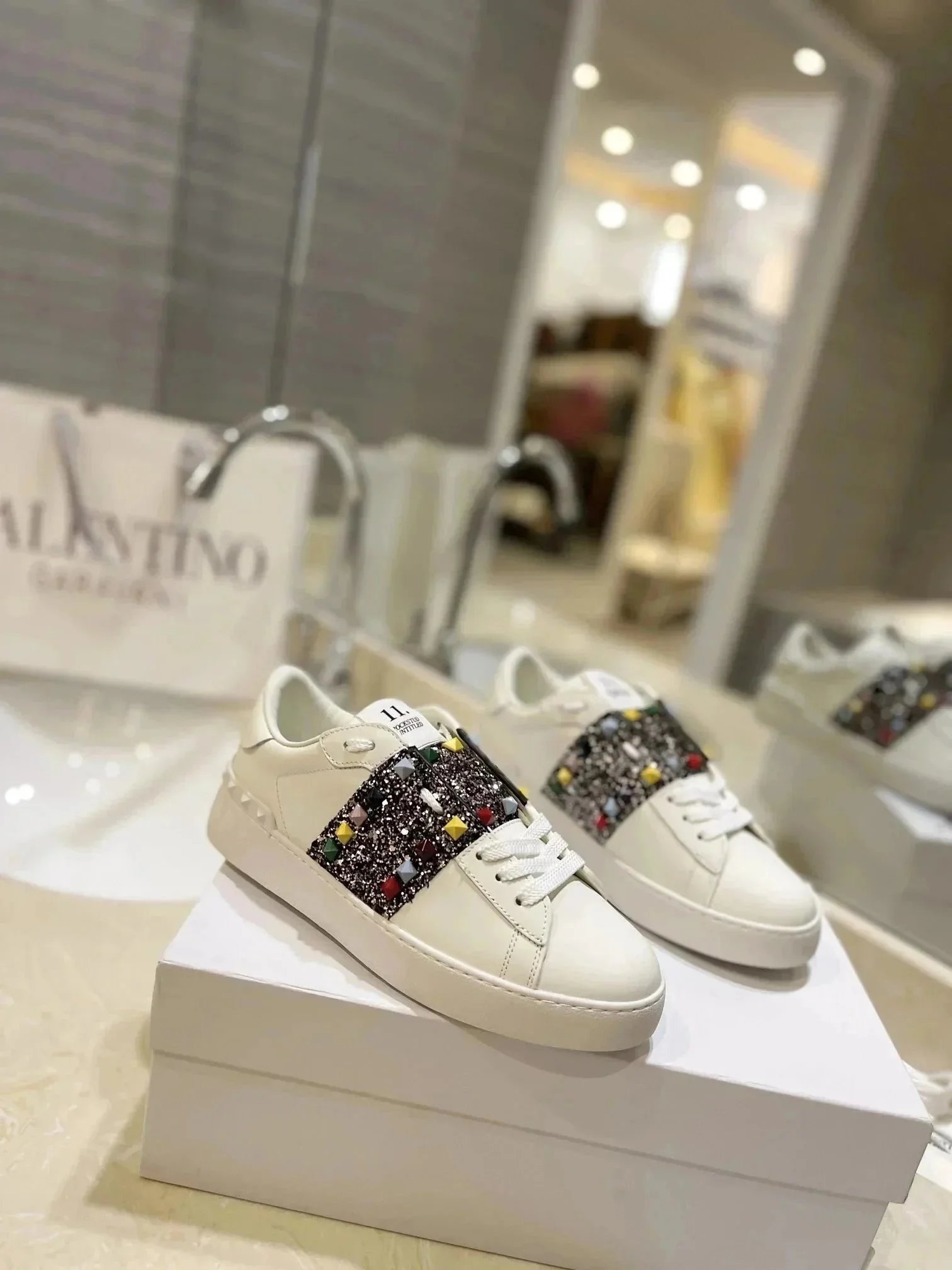 Valentino Rockstud W
