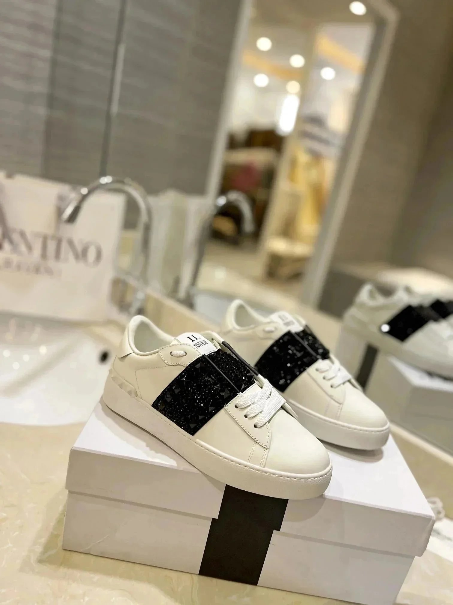 Valentino Rockstud W