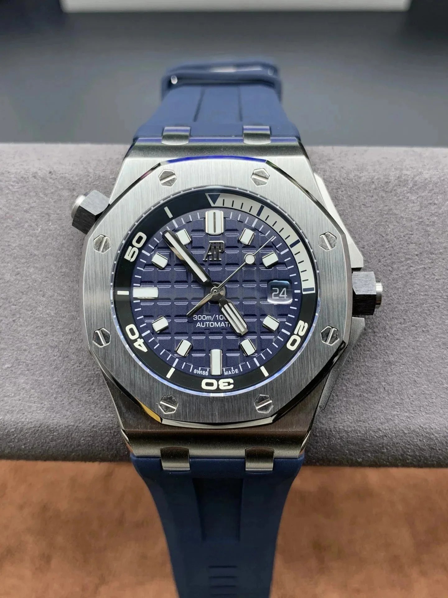 Retro Technology Watch photo 2