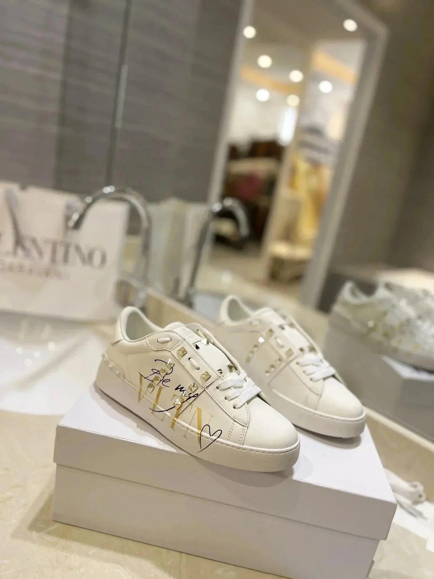 Valentino White Snea
