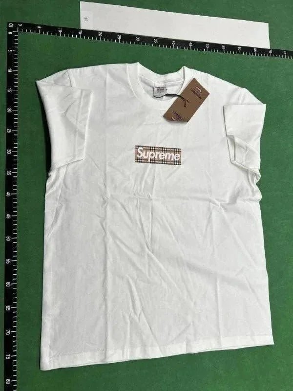 Supreme White T-Shir